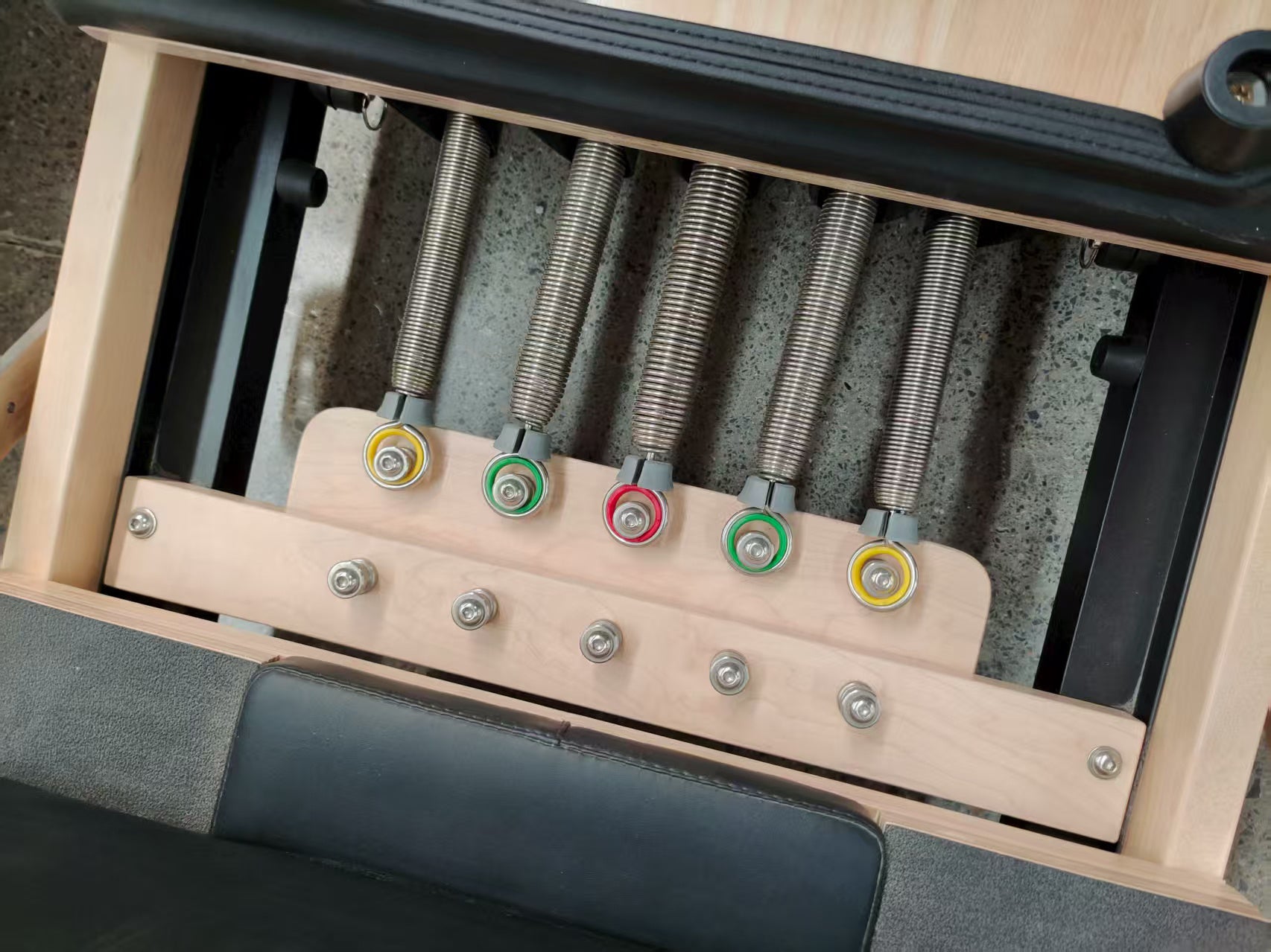 Maple Pro Reformer – Adjustable Leg Edition image 9