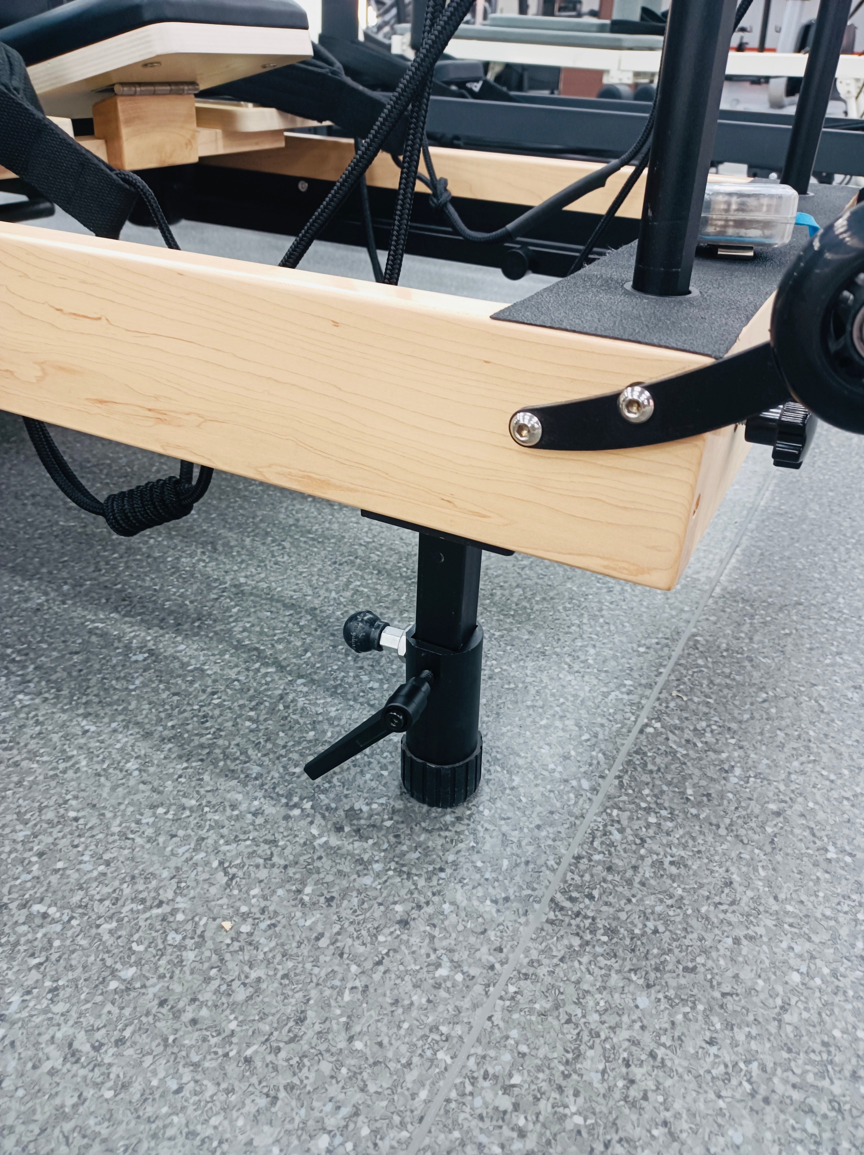 Maple Pro Reformer – Adjustable Leg Edition image 3