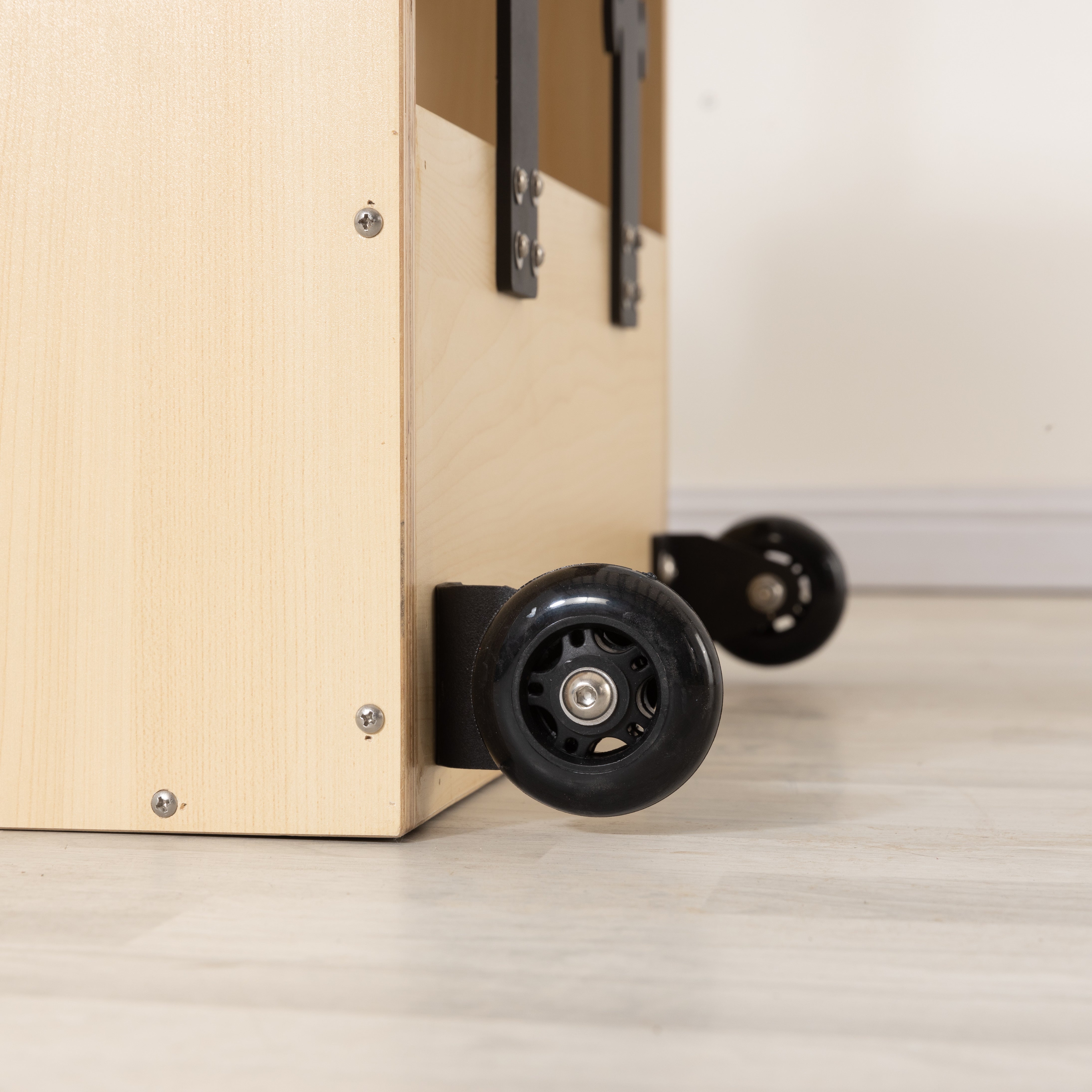 Maple Wunda Chair - Balck image 3