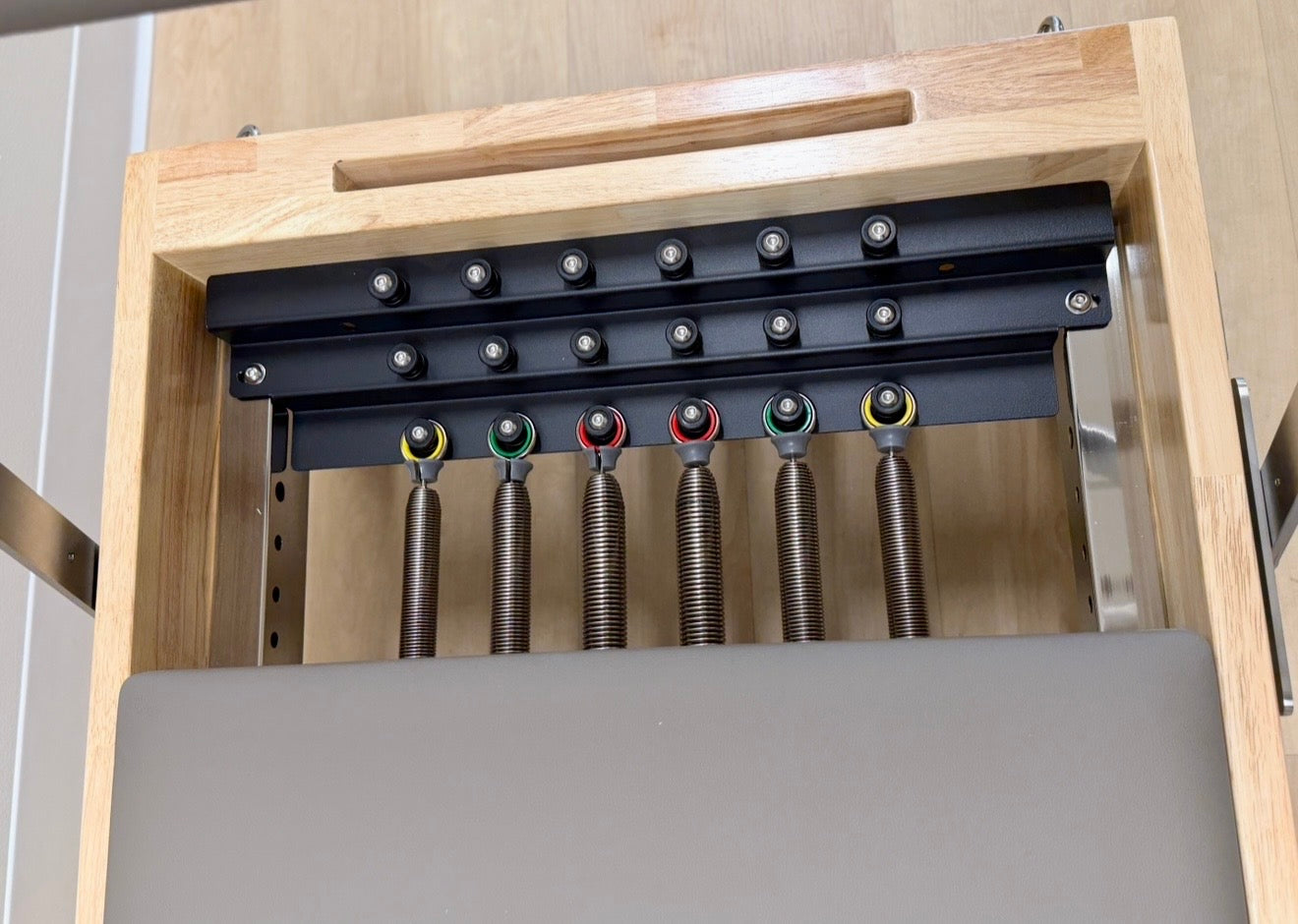 Non-folding With Tower in Oak Wood
